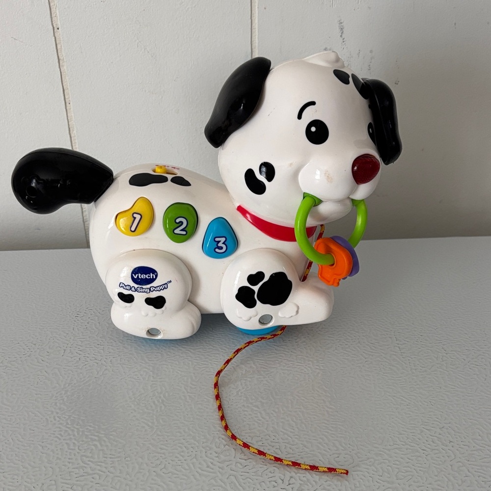 Pull and Sing Puppy - Black and White